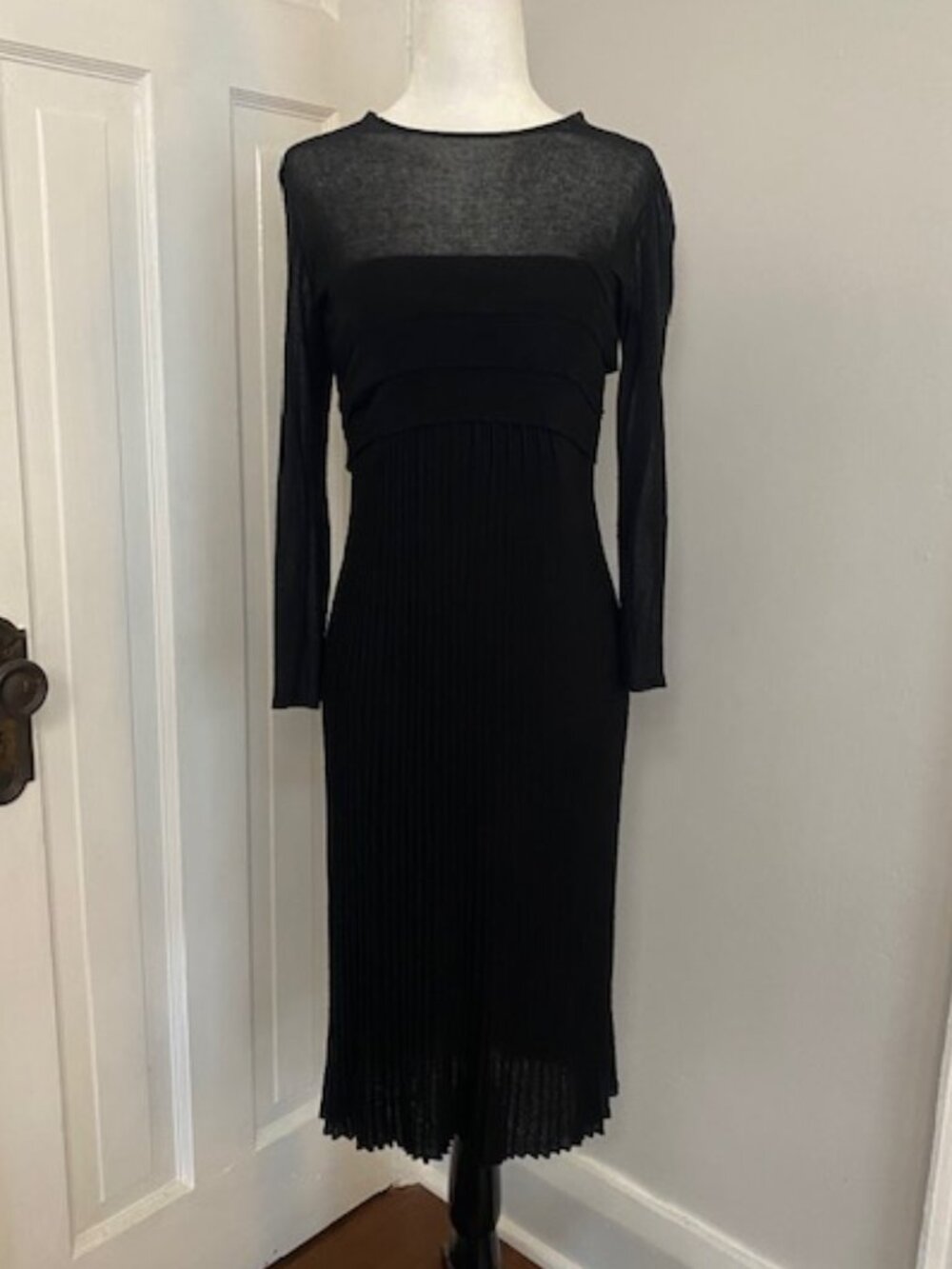 VINTAGE Armani Collezioni Knit Dress Black Long sleeve 42 (US 6) Midi Pleat